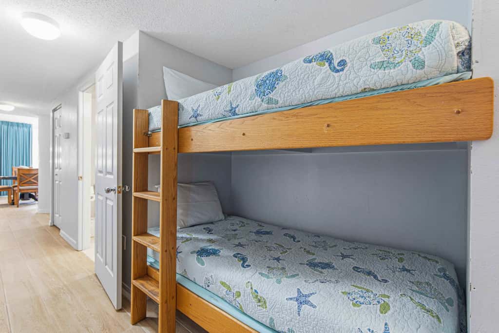 Second-floor, airy condo with great views - close to dining & shopping