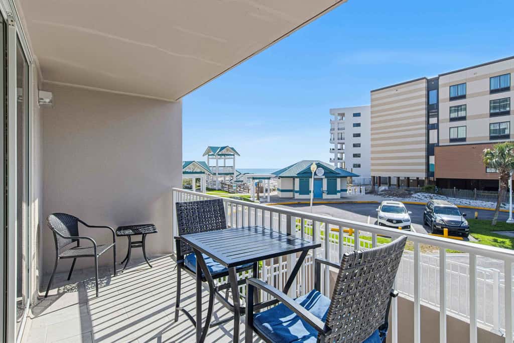 Second-floor, airy condo with great views - close to dining & shopping