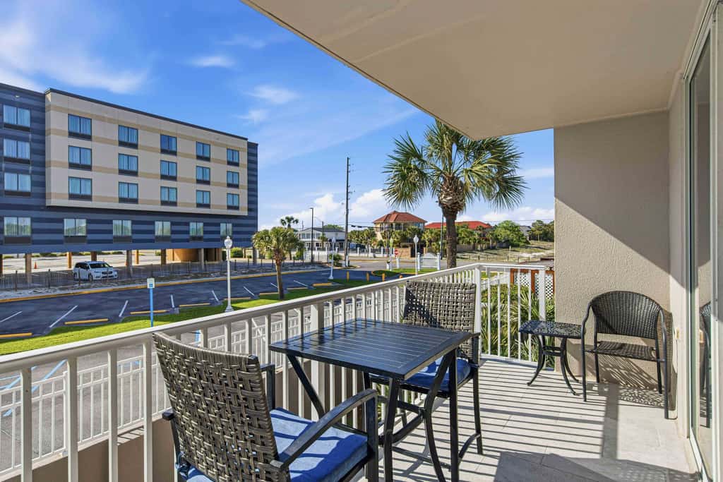 Second-floor, airy condo with great views - close to dining & shopping