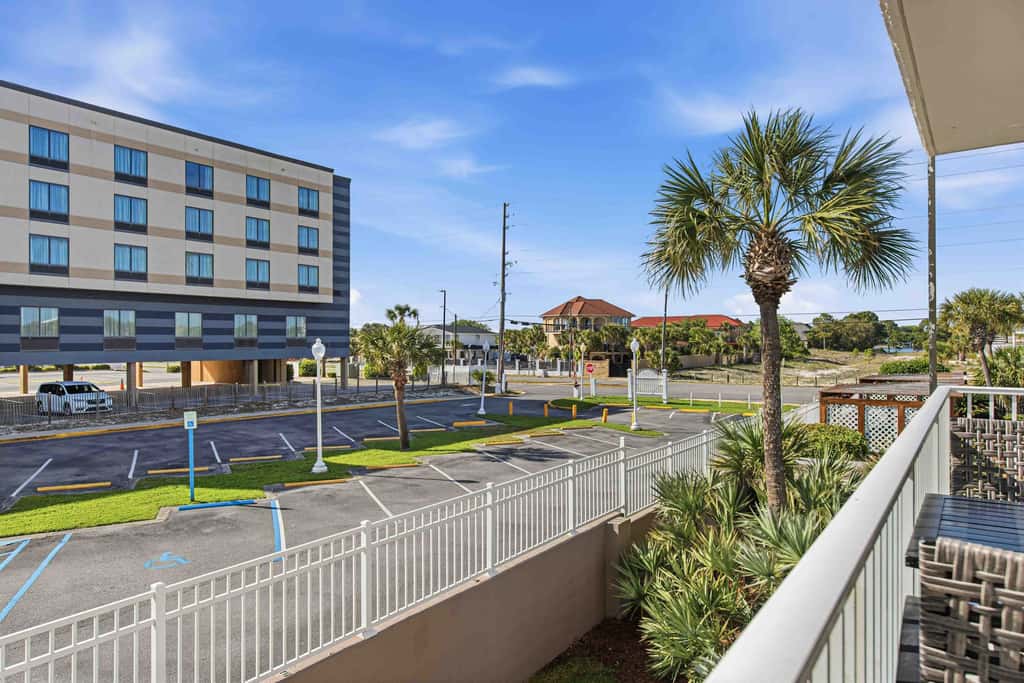 Second-floor, airy condo with great views - close to dining & shopping