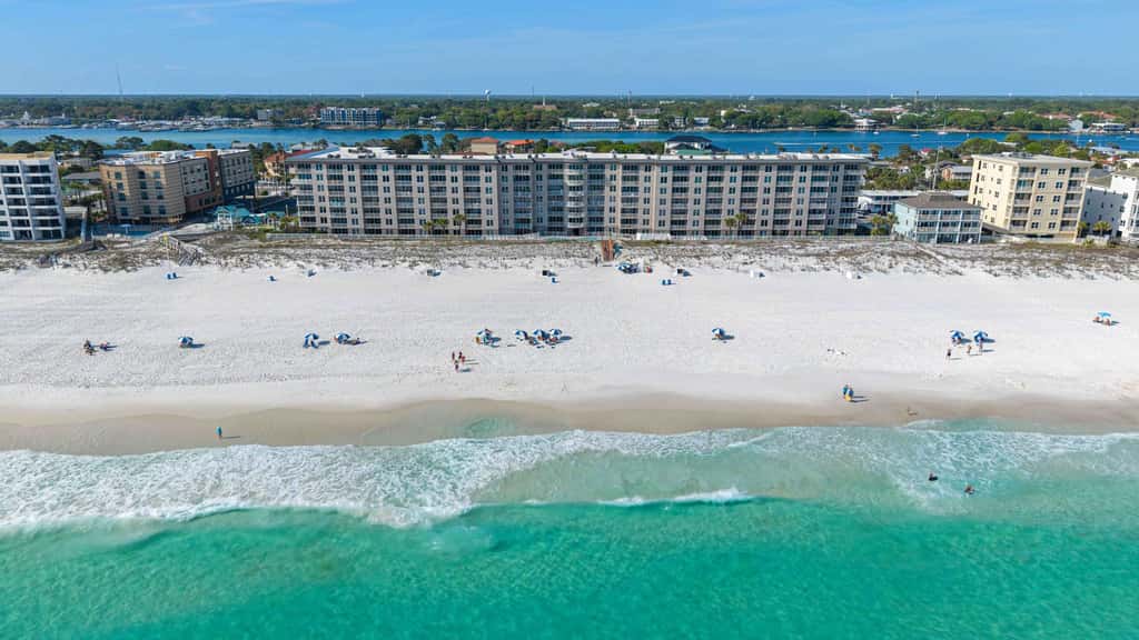 Second-floor, airy condo with great views - close to dining & shopping