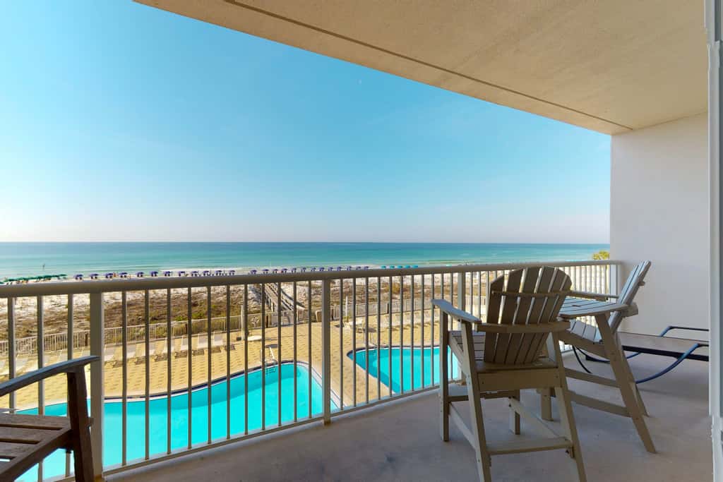 3rd Floor Amazing Condo w Gulf-Front Balcony, On-Site Pool, On The Beach