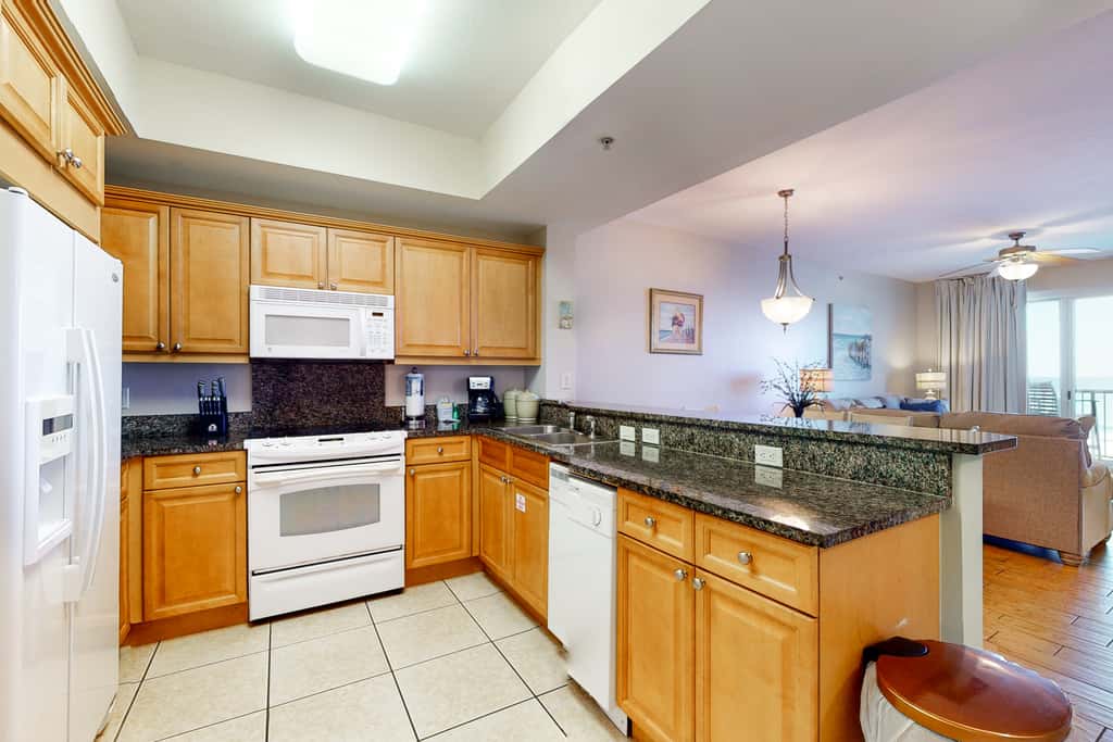 3rd Floor Amazing Condo w Gulf-Front Balcony, On-Site Pool, On The Beach