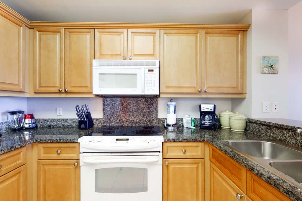 3rd Floor Amazing Condo w Gulf-Front Balcony, On-Site Pool, On The Beach