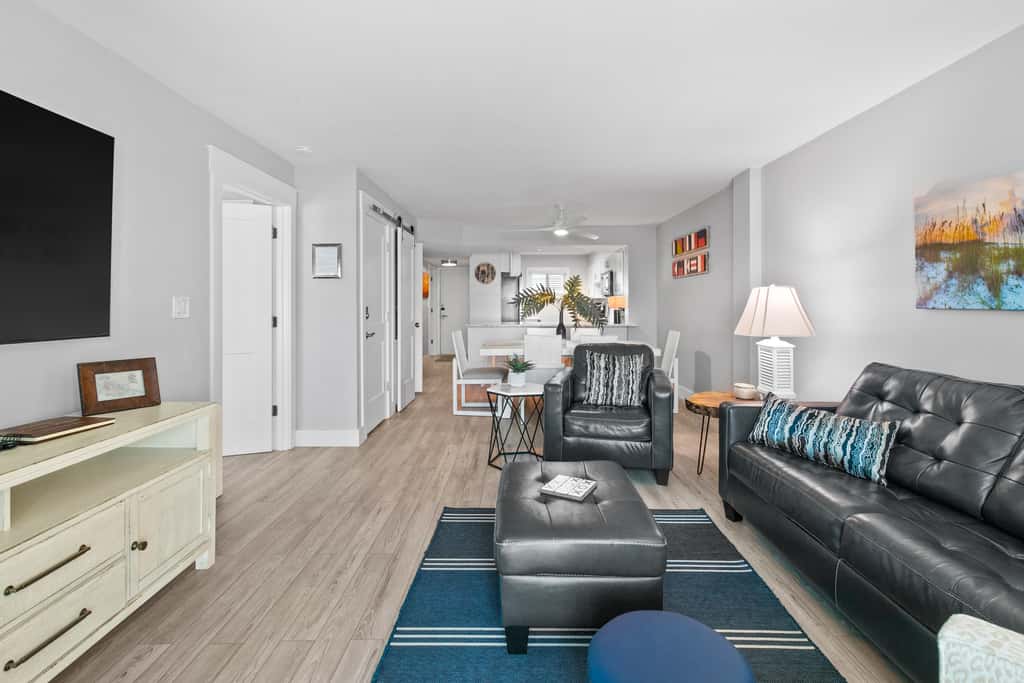Sunny, beachfront condo with shared pool, free WiFi, & Gulf views