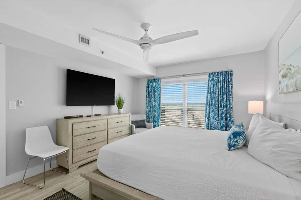 Sunny, beachfront condo with shared pool, free WiFi, & Gulf views