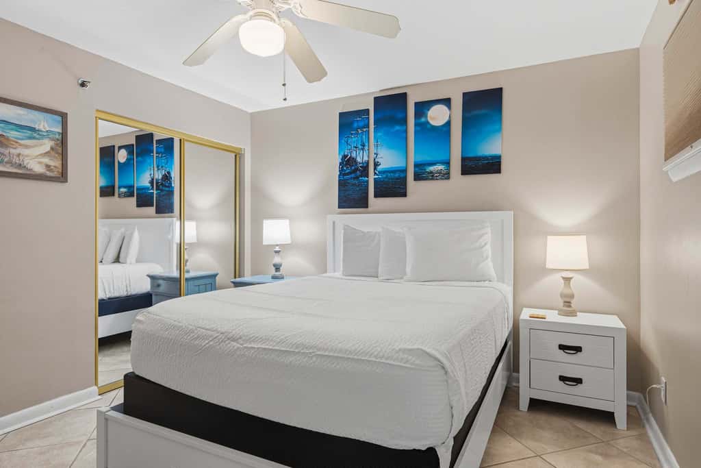 Beachfront, 3rd-floor condo with pool, hot tub, ocean view & fast WiFi