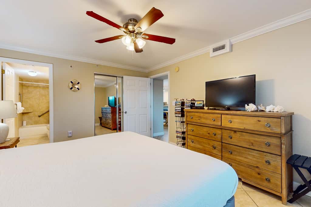 Amazing Gulf-Front View On Okaloosa Island, On-Site Pool, Walk-In Shower