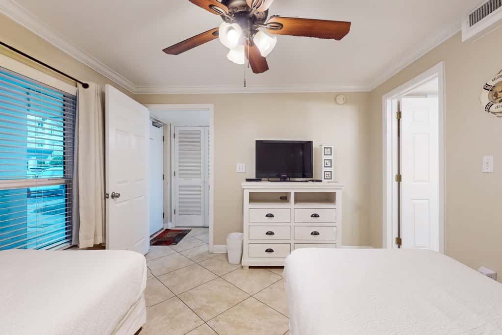 Amazing Gulf-Front View On Okaloosa Island, On-Site Pool, Walk-In Shower