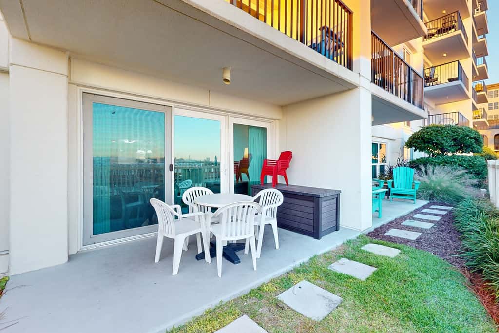 Amazing Gulf-Front View On Okaloosa Island, On-Site Pool, Walk-In Shower