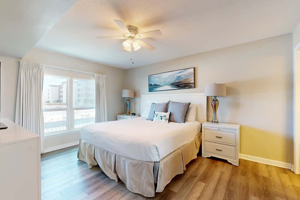 Beachfront condo with Gulf views, beach access, pool, & private balcony