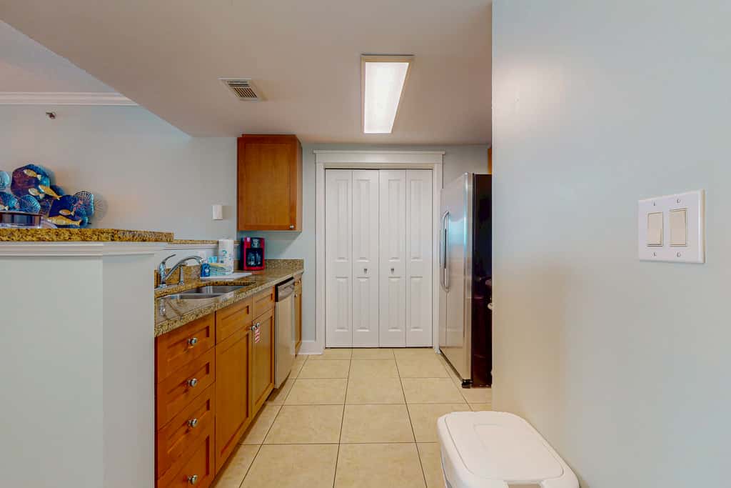 Beautiful beachfront home with balcony, shared pool and beach access