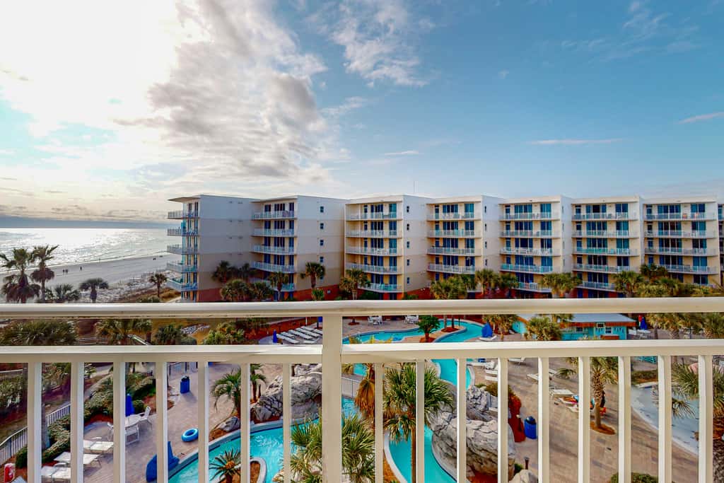 Beautiful beachfront home with balcony, shared pool and beach access