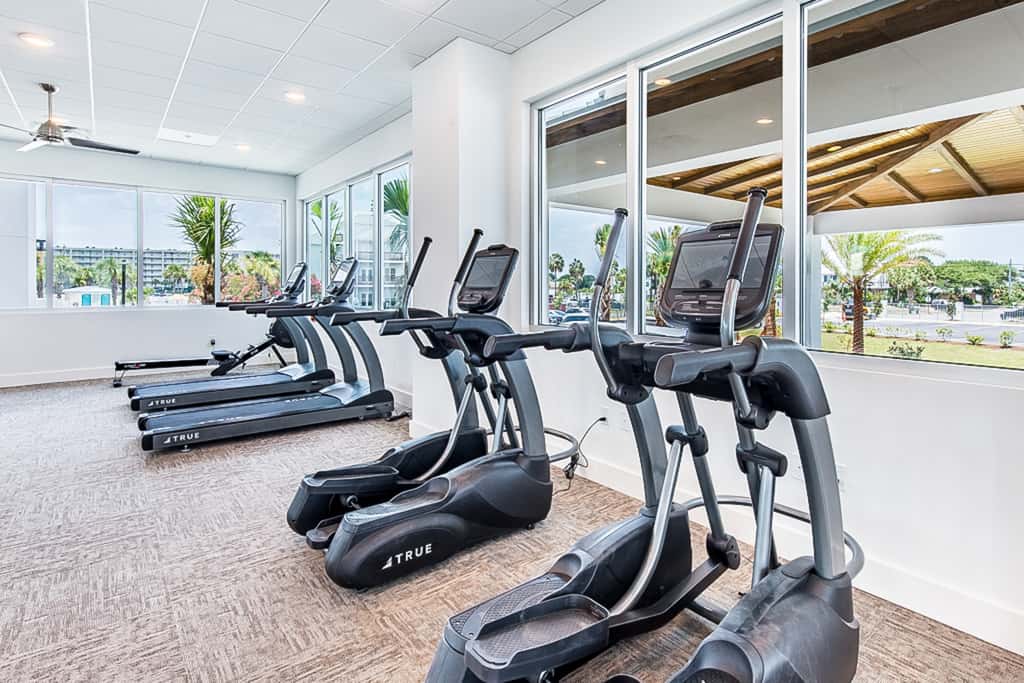 Blu 507 - Luxurious gulf front condo with private balcony, shared pool & beach access