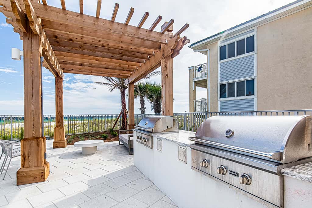 Blu 507 - Luxurious gulf front condo with private balcony, shared pool & beach access
