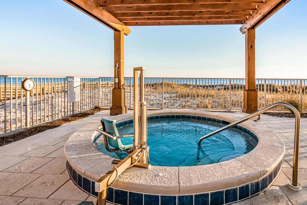 Blu 507 - Luxurious gulf front condo with private balcony, shared pool & beach access