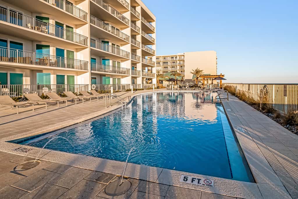 Blu 507 - Luxurious gulf front condo with private balcony, shared pool & beach access