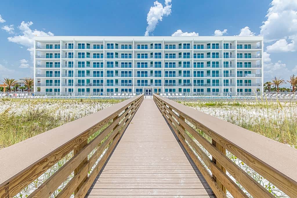 Blu 507 - Luxurious gulf front condo with private balcony, shared pool & beach access
