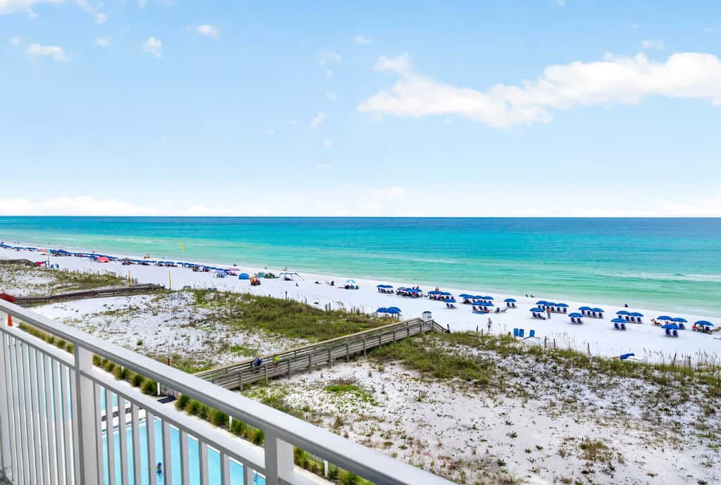 Blu 507 - Luxurious gulf front condo with private balcony, shared pool & beach access
