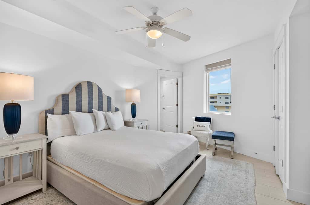 Blu 507 - Luxurious gulf front condo with private balcony, shared pool & beach access