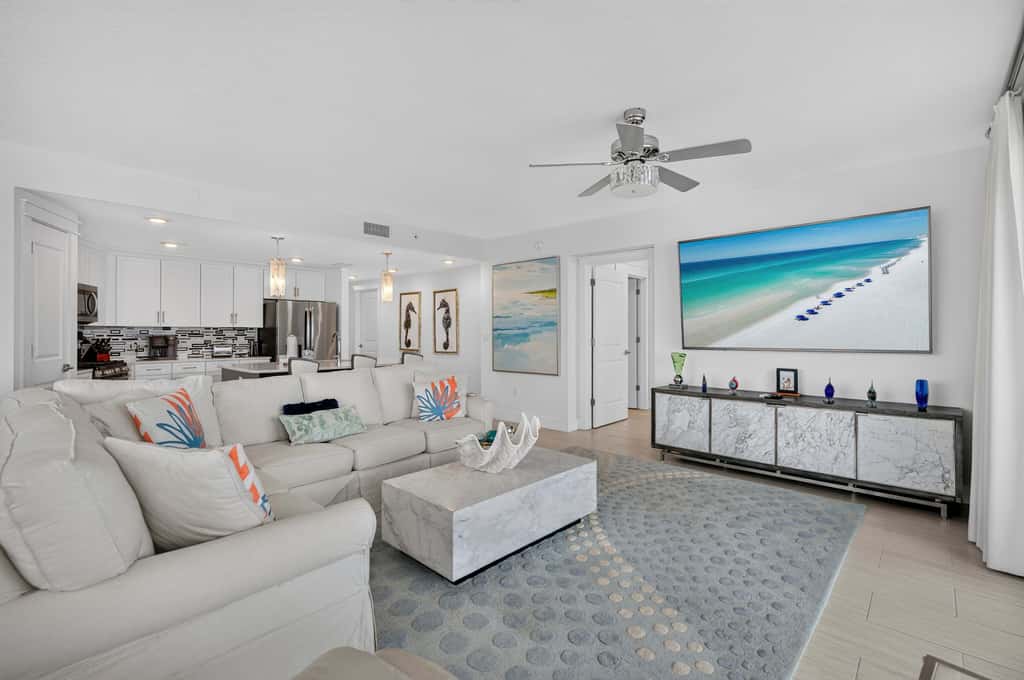 Blu 507 - Luxurious gulf front condo with private balcony, shared pool & beach access