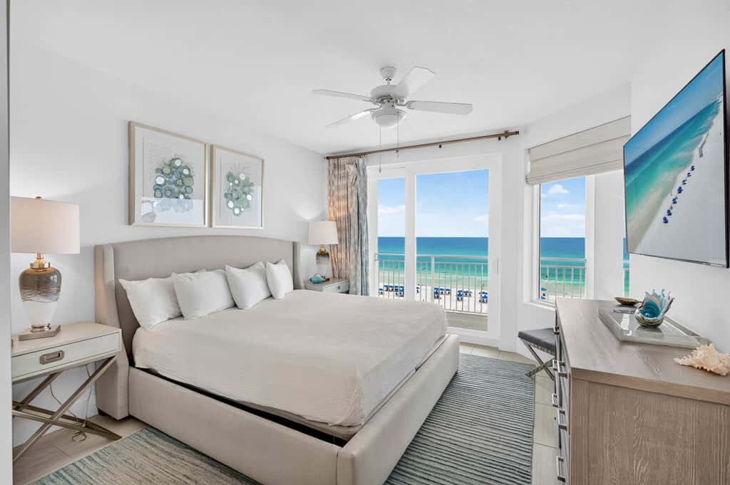 Blu 507 - Luxurious gulf front condo with private balcony, shared pool & beach access