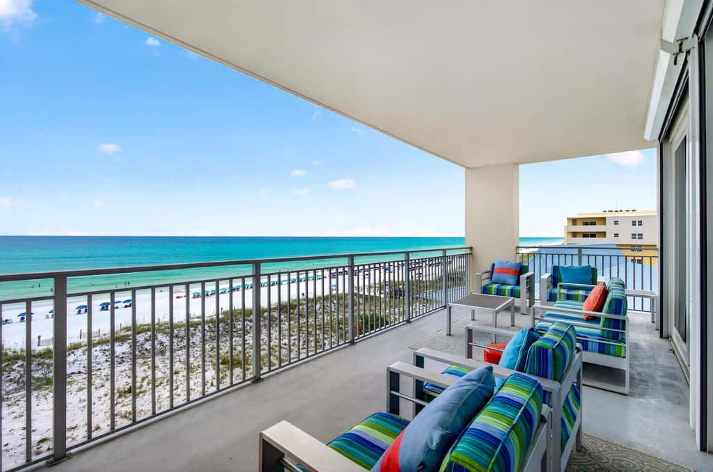Blu 507 - Luxurious gulf front condo with private balcony, shared pool & beach access