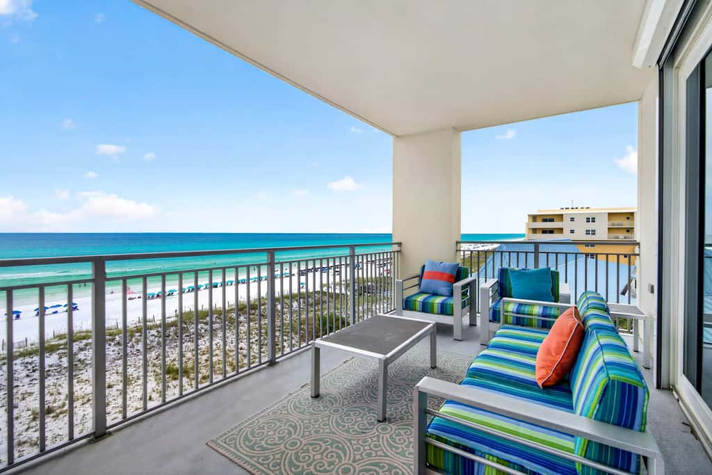 Blu 507 - Luxurious gulf front condo with private balcony, shared pool & beach access