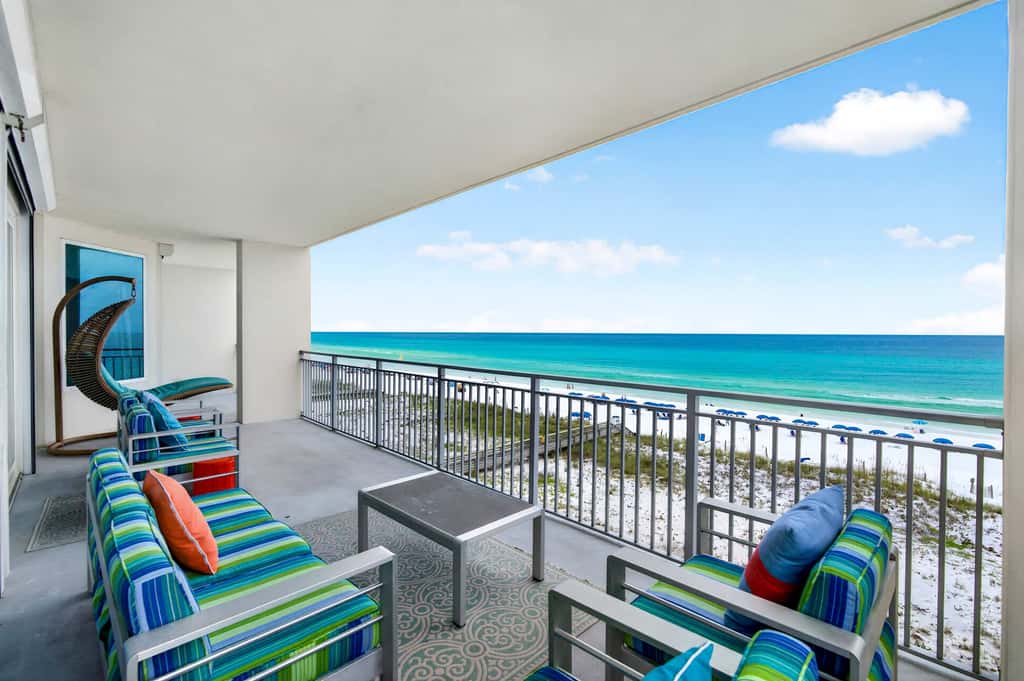 Blu 507 - Luxurious gulf front condo with private balcony, shared pool & beach access