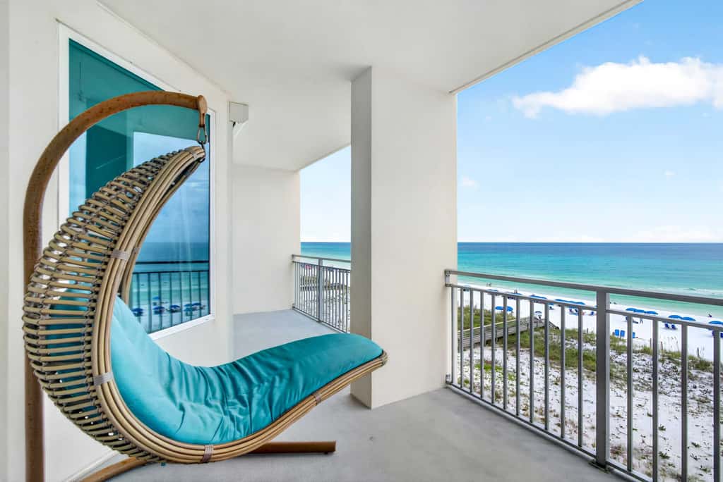 Blu 507 - Luxurious gulf front condo with private balcony, shared pool & beach access