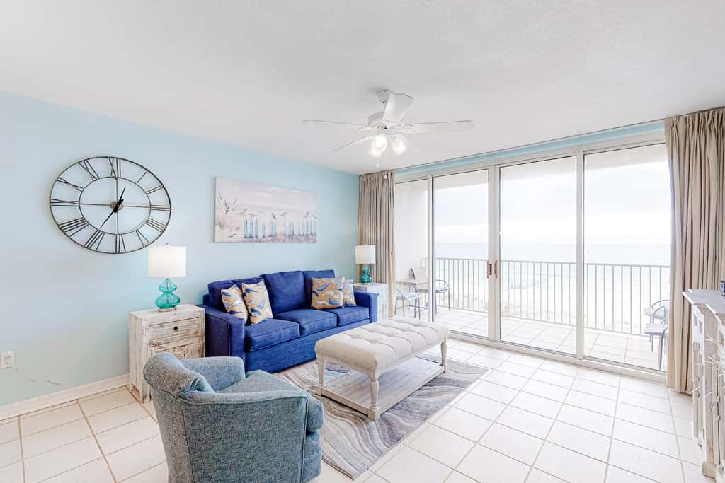 Fourth floor spacious, beachfront condo with views - close to entertainment