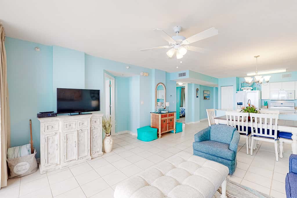 Fourth floor spacious, beachfront condo with views - close to entertainment