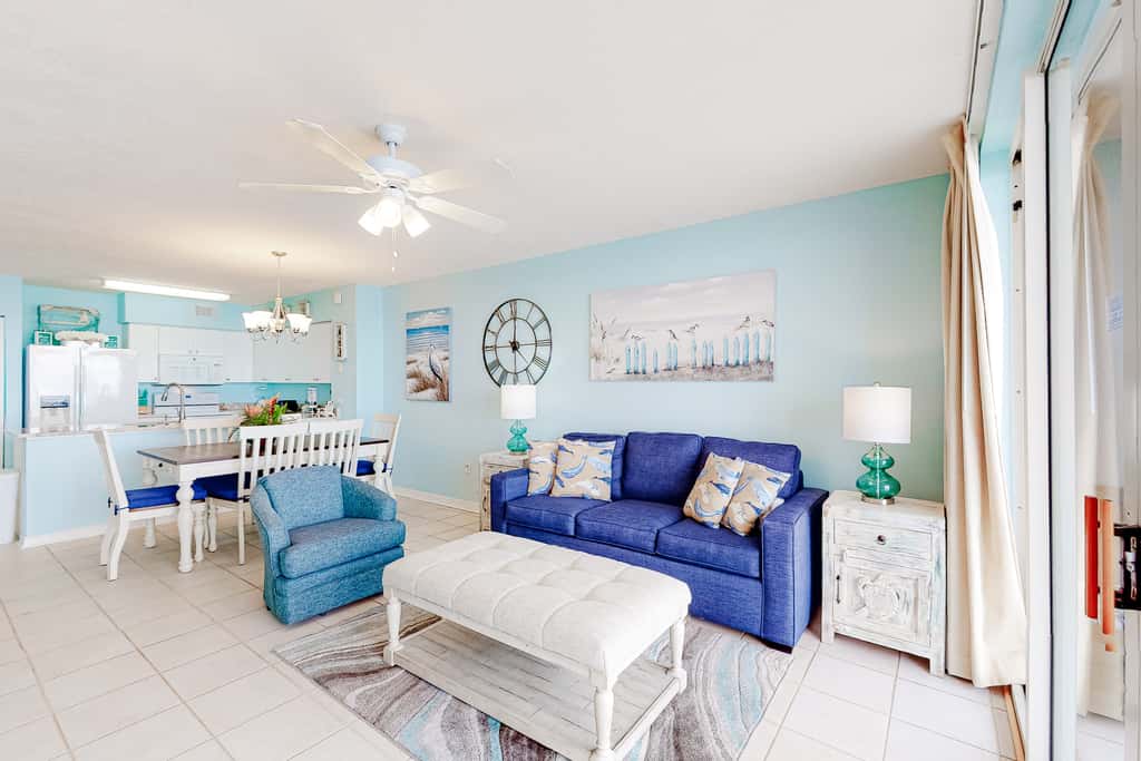 Fourth floor spacious, beachfront condo with views - close to entertainment