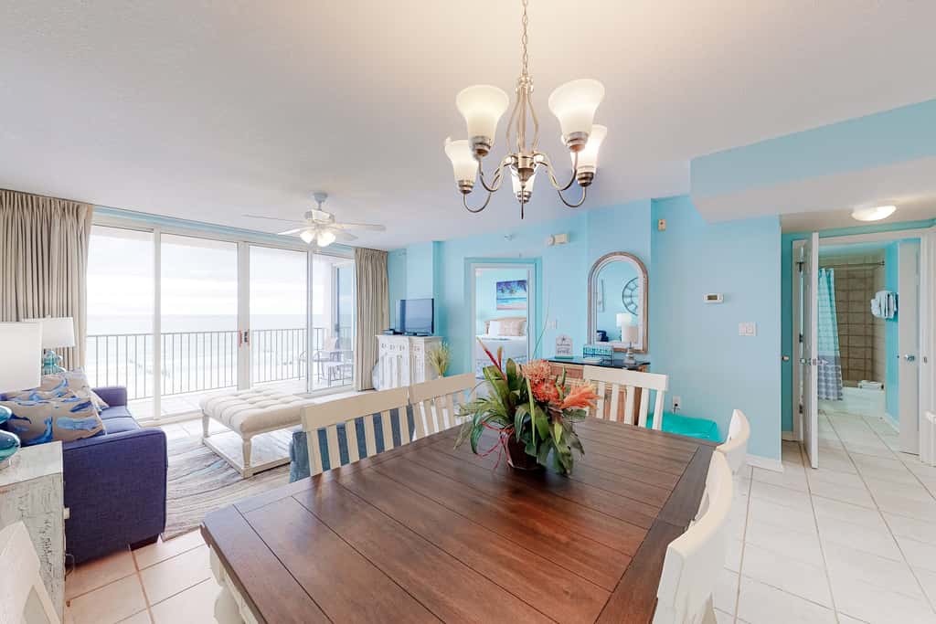 Fourth floor spacious, beachfront condo with views - close to entertainment