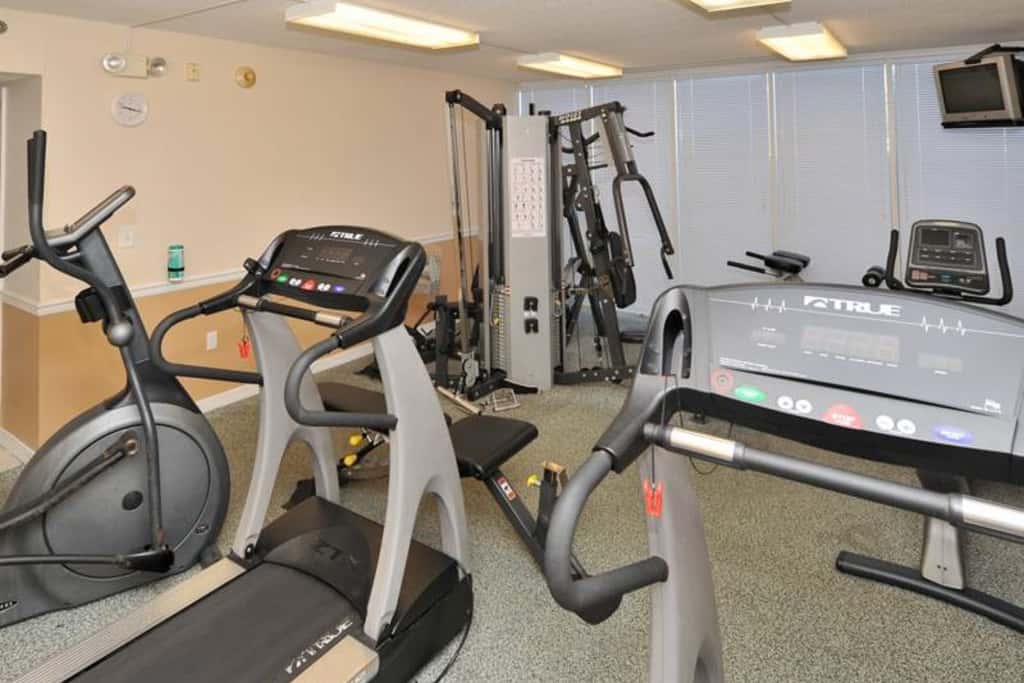 Fourth floor spacious, beachfront condo with views - close to entertainment