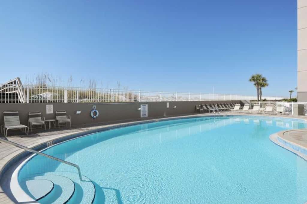 Fourth floor spacious, beachfront condo with views - close to entertainment