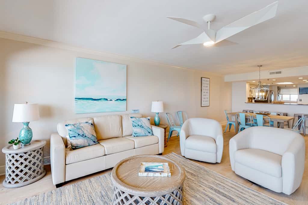 Seventh floor Gulf-front suite with amazing views, washer&dryer, AC & pool