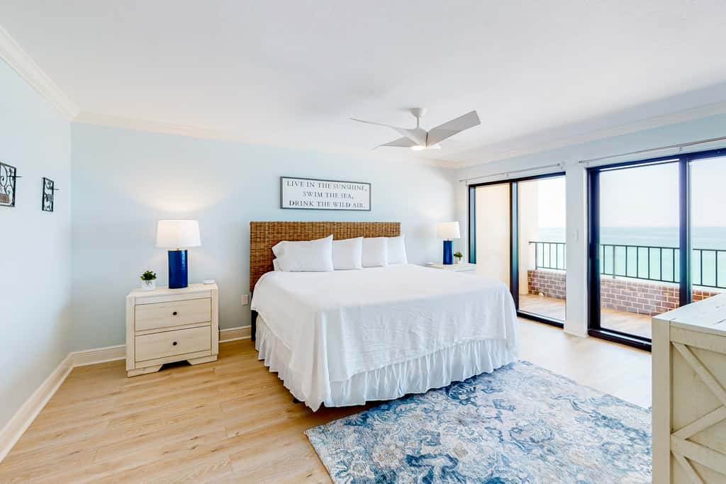 Seventh floor Gulf-front suite with amazing views, washer&dryer, AC & pool