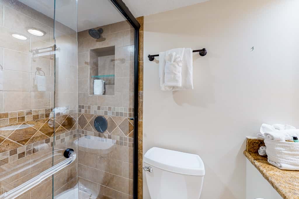 Seventh floor Gulf-front suite with amazing views, washer&dryer, AC & pool