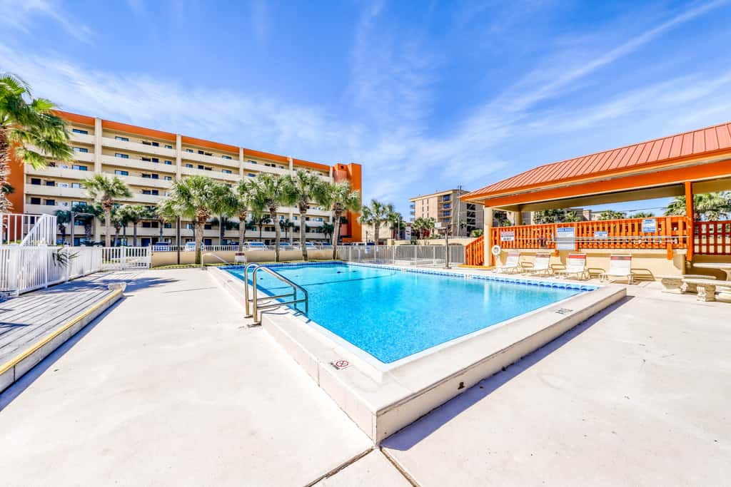 Seventh floor Gulf-front suite with amazing views, washer&dryer, AC & pool