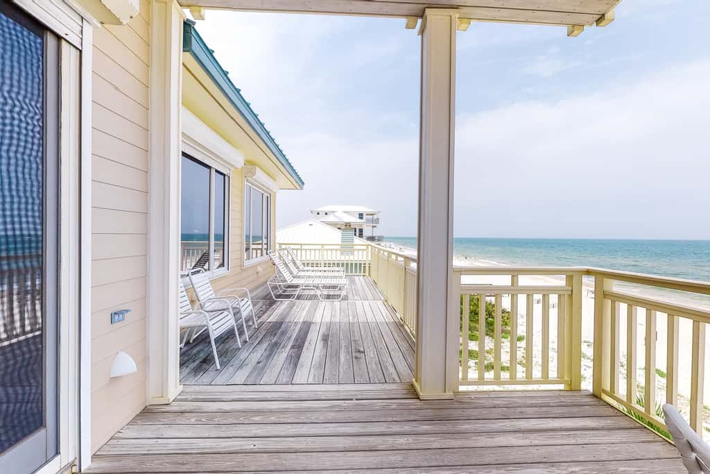 Gorgeous beachfront home - washer&dryer, deck & central AC - community pool