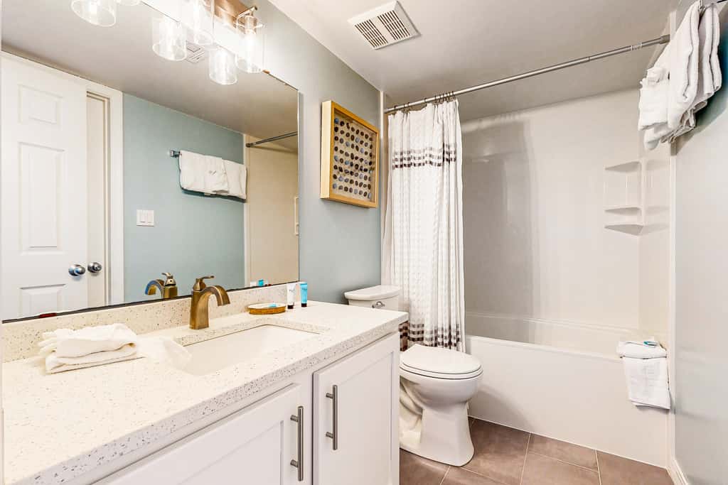 Gulf Dunes 313 - Gulf-front condo with outdoor pool & tennis - short drive to entertainment