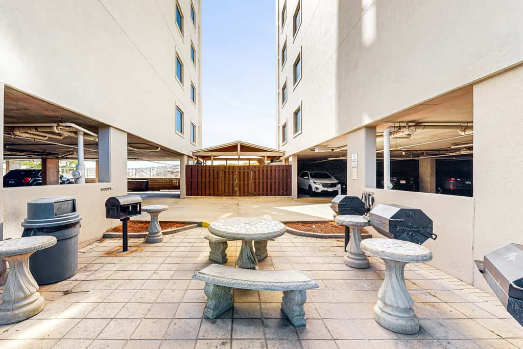 Gulf Dunes 313 - Gulf-front condo with outdoor pool & tennis - short drive to entertainment