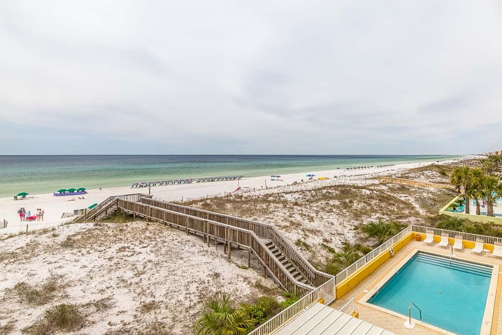 Gulf Dunes 313 - Gulf-front condo with outdoor pool & tennis - short drive to entertainment
