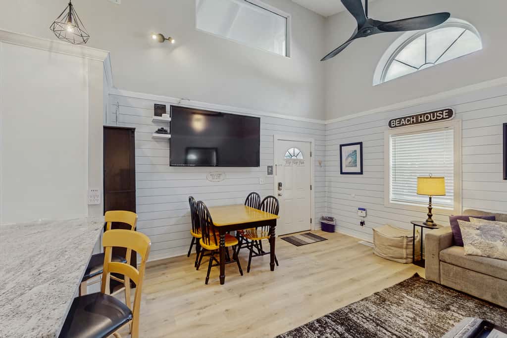 Great, dog-friendly home with Gulf views, shared pool, just steps from the Gulf