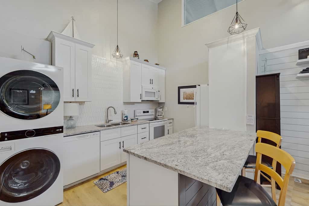 Great, dog-friendly home with Gulf views, shared pool, just steps from the Gulf