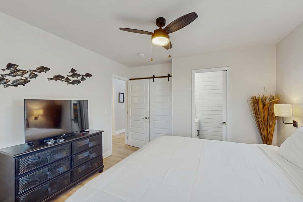 Great, dog-friendly home with Gulf views, shared pool, just steps from the Gulf