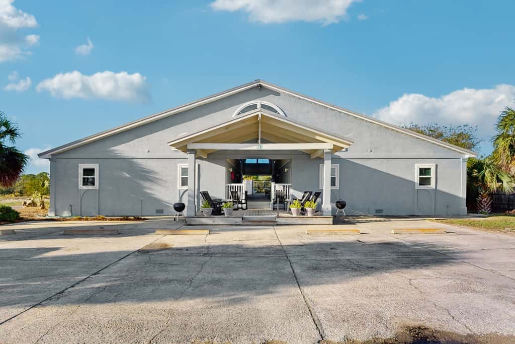 Great, dog-friendly home with Gulf views, shared pool, just steps from the Gulf