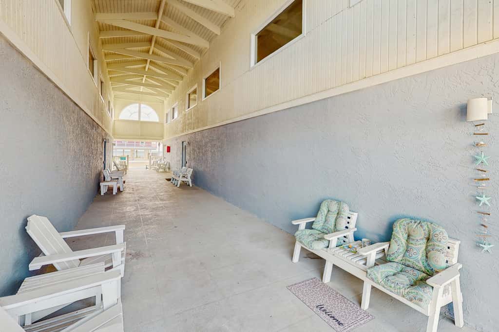 Great, dog-friendly home with Gulf views, shared pool, just steps from the Gulf