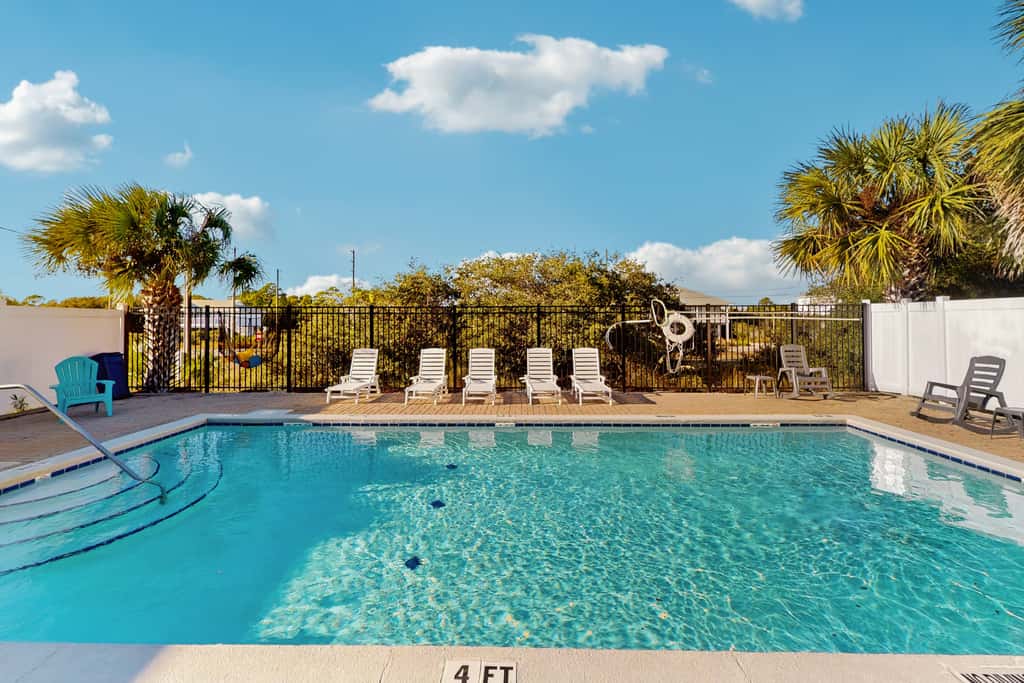 Great, dog-friendly home with Gulf views, shared pool, just steps from the Gulf